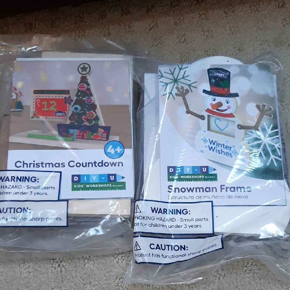 Lowe's DIY Christmas Countdown And Snowman Frame